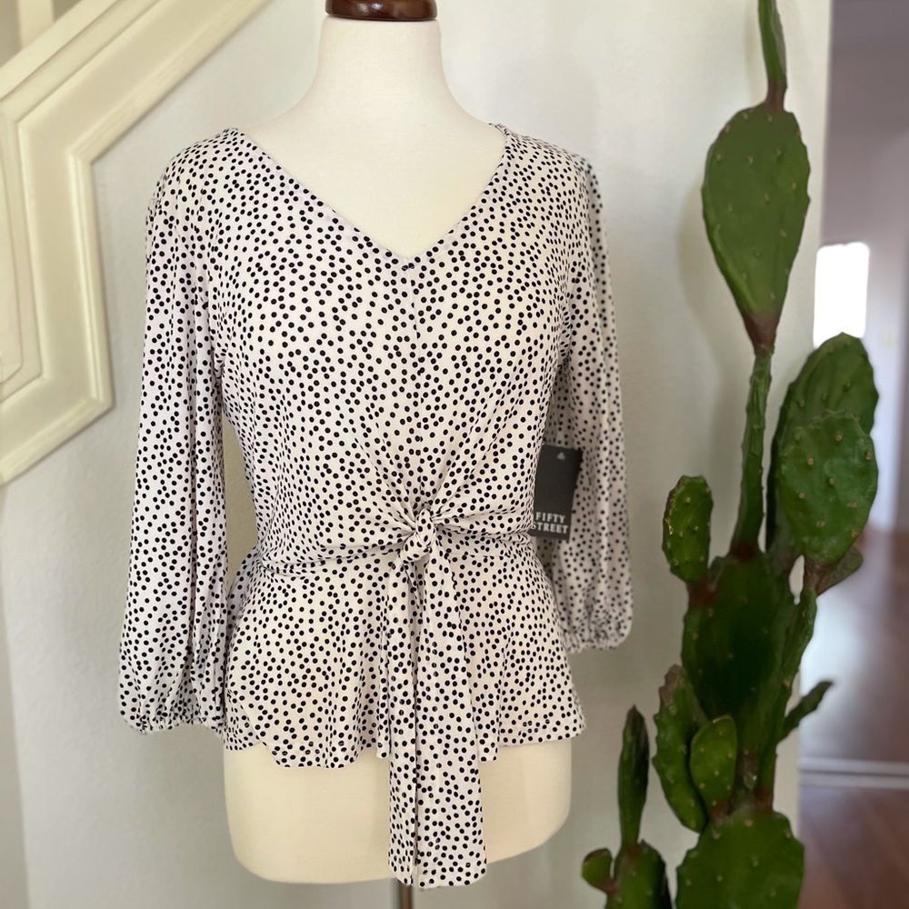 Women’s Fifty Street M black and white blouse